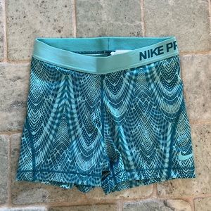 Women Nike pros